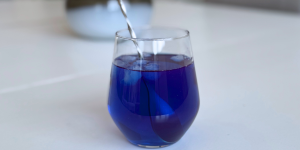 Blue Longevity Drink : la boisson anti-oxydante qui booste ta longévité naturellement